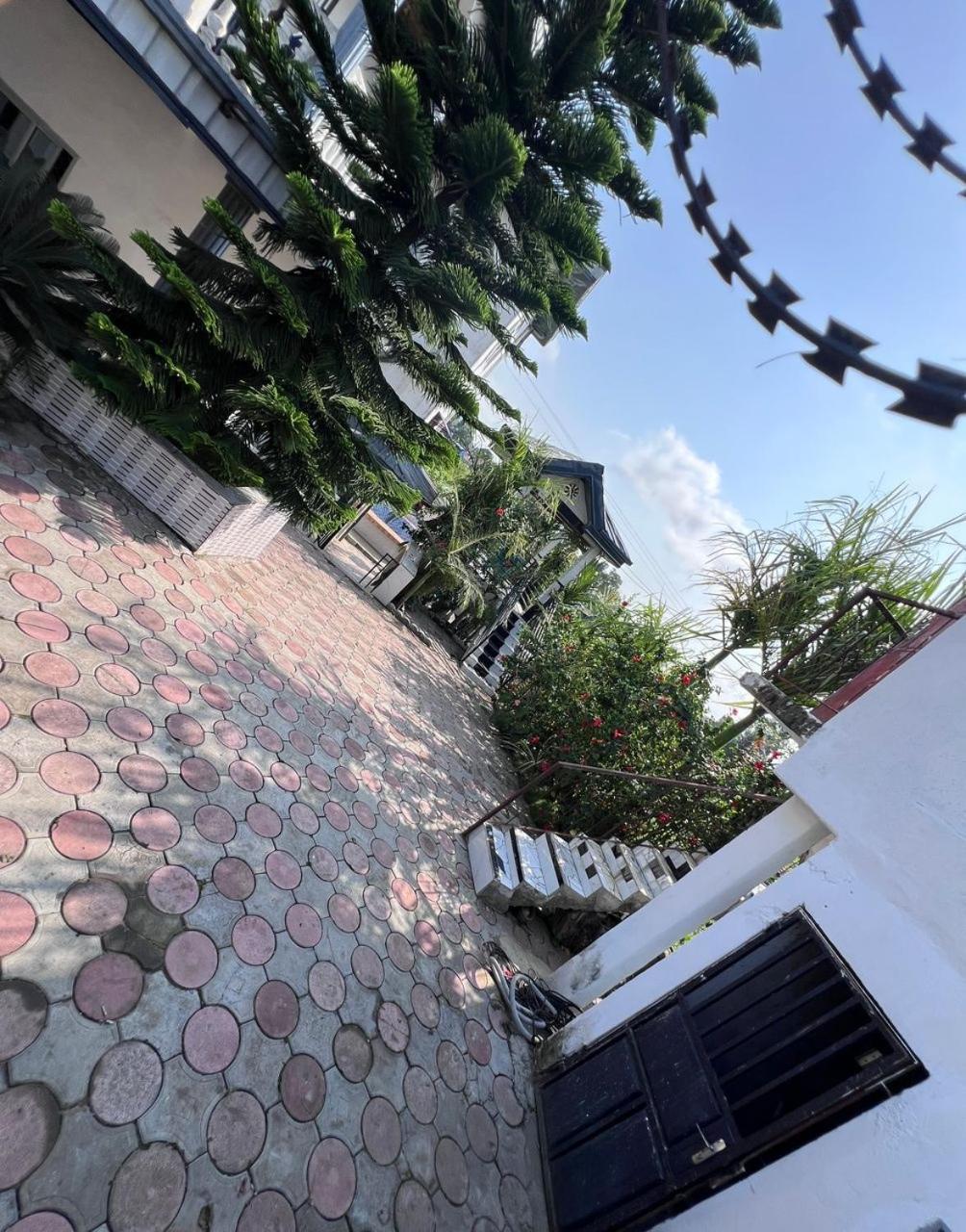 Apex Guest Facility Buea Exterior foto